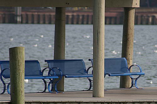 n02828884_603_bench.jpg